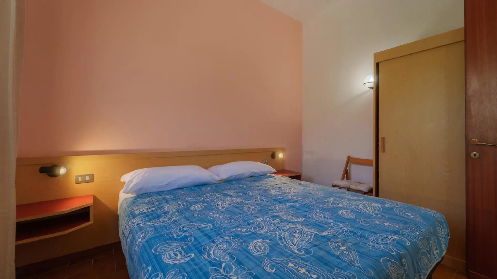 Residence I Due Golfi - Goelba Lacona 0*,