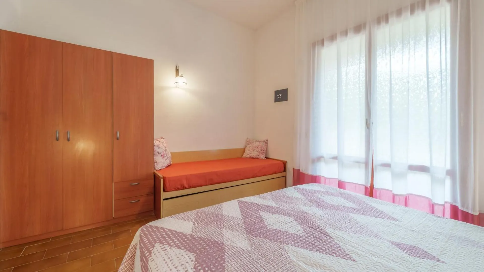 Apartment Residence I Due Golfi - Goelba Lacona