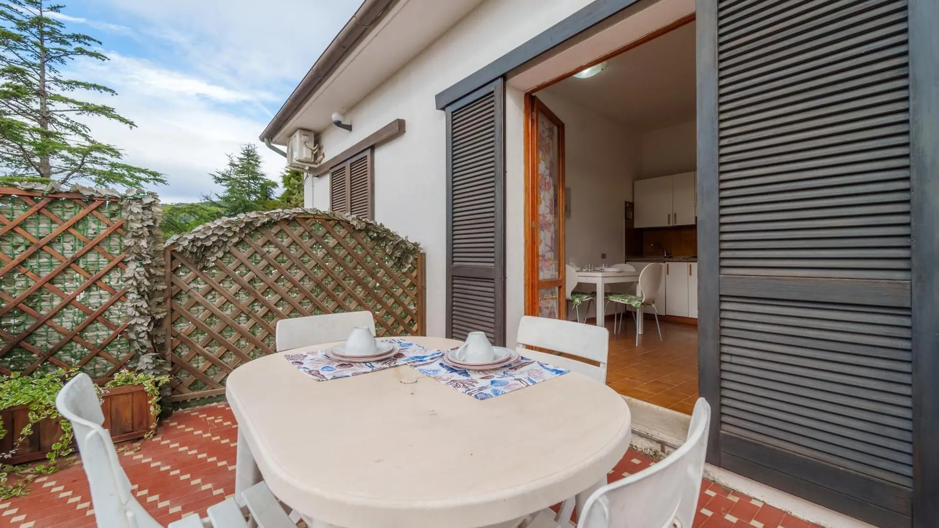 Residence I Due Golfi - Goelba Lacona 0*,